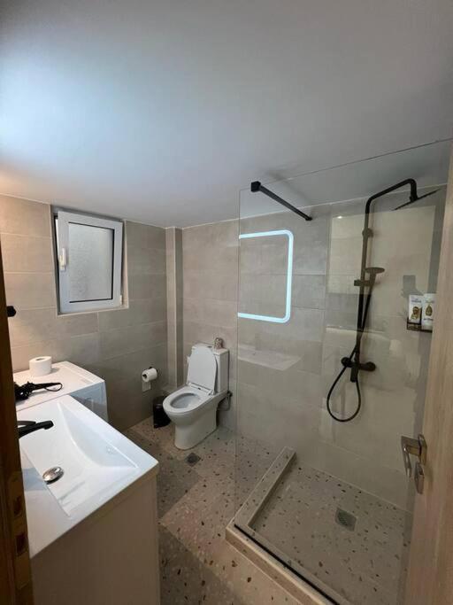 Cozy New Apartment Nearby Metro Athene Buitenkant foto
